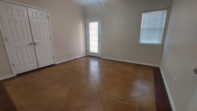 Building Photo - 1504 Claremont Pkwy