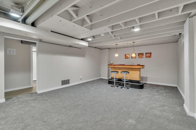 Building Photo - 1525 Arborview Blvd