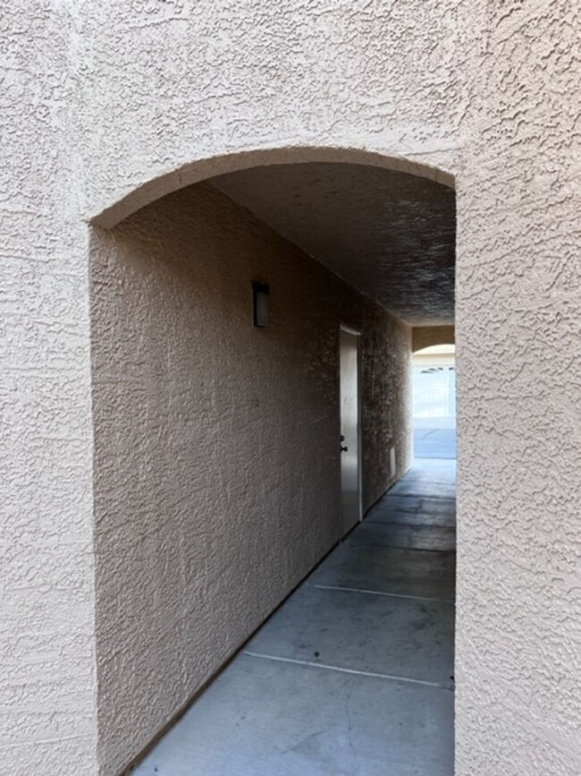 Building Photo - TWO BEDROOM CONDO WITH TWO CAR GARAGE IN H...