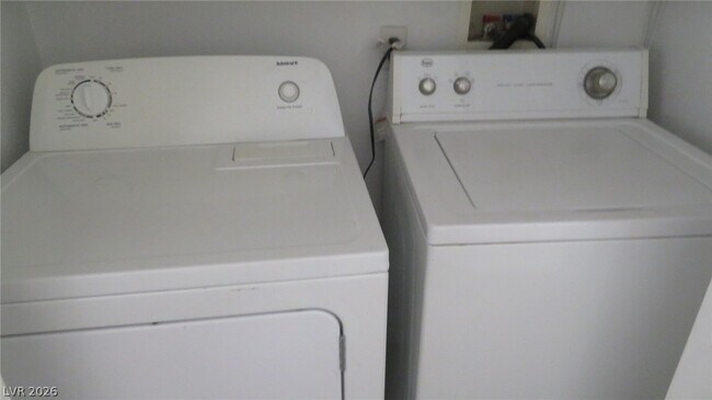 Building Photo - 3014 Sunrise Bay Ave