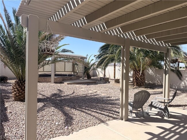 Building Photo - 977 Plantain Lily Ave