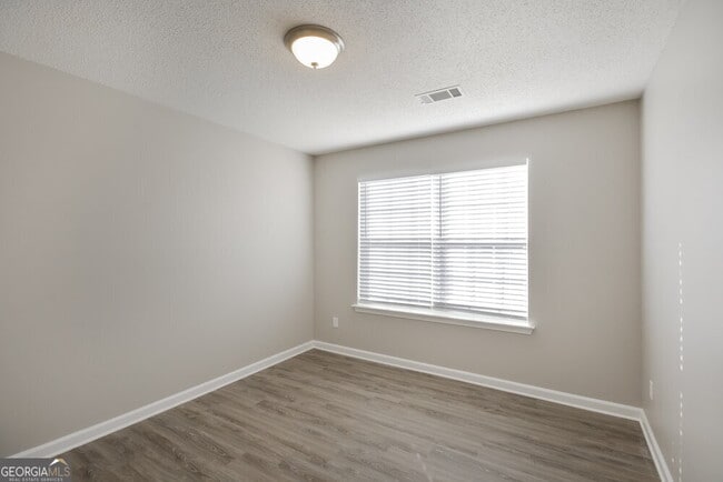 Building Photo - 5862 Amerson Ln