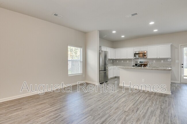 Building Photo - 301 Claudia Dr