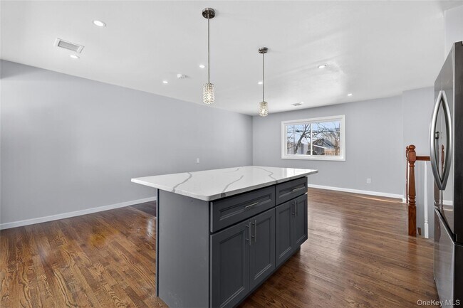 Building Photo - 3103 Falcon Ave