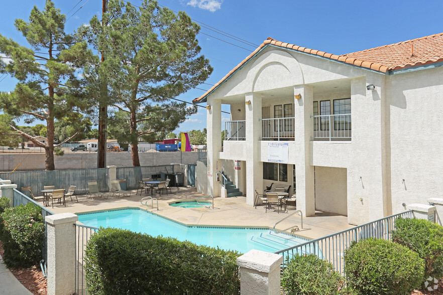 Pool - Mandalay Bay Apartments