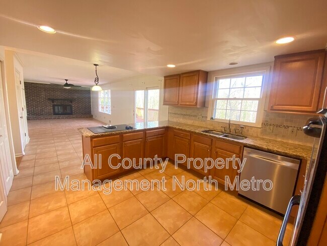 Building Photo - 320 6 Branches Ct