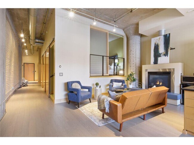 Building Photo - 525 N 3rd St