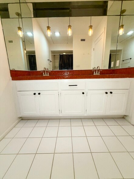 Building Photo - 1925 Alga Rd