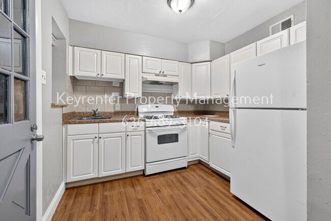 Building Photo - 7405 Olian Dr