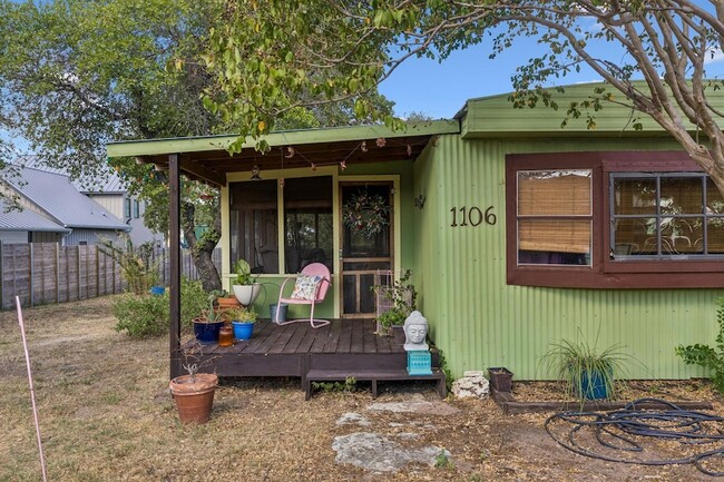 Building Photo - 1106 Minnie Dr