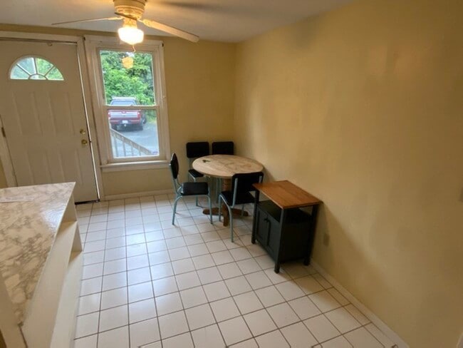 Building Photo - 57 Chestnut St