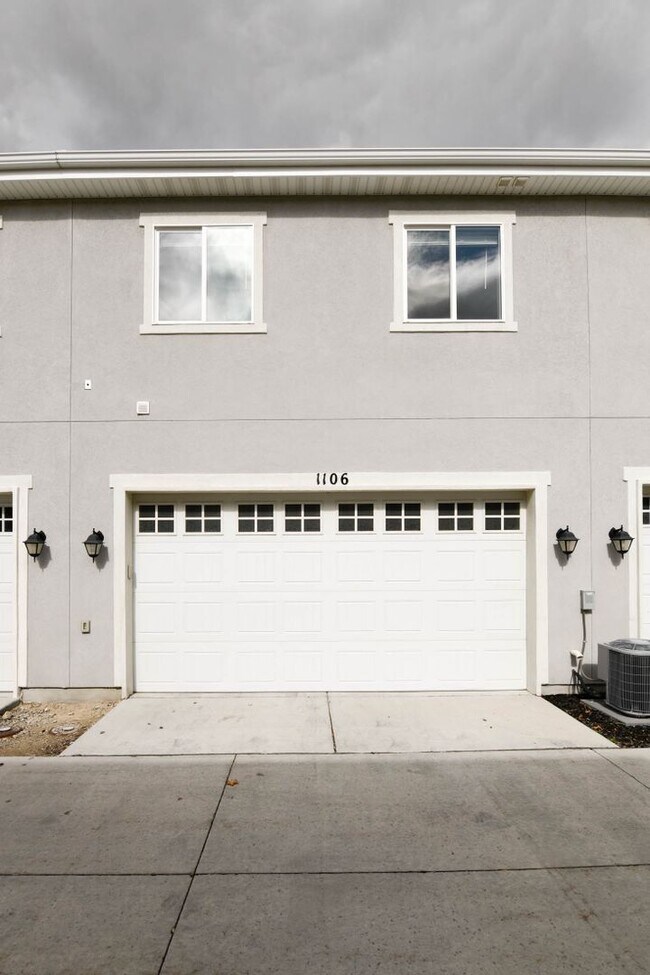 Building Photo - 4 Bed 3.5 Bath Townhome in Bluffdale!!! January Rent Free!!