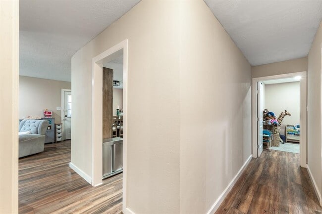 Building Photo - 4705 Menchaca Rd