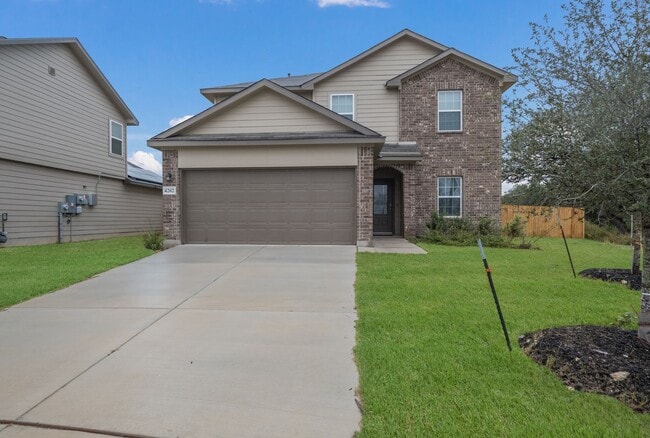 Building Photo - Private Cul-de-Sac Living with Spacious Backyard