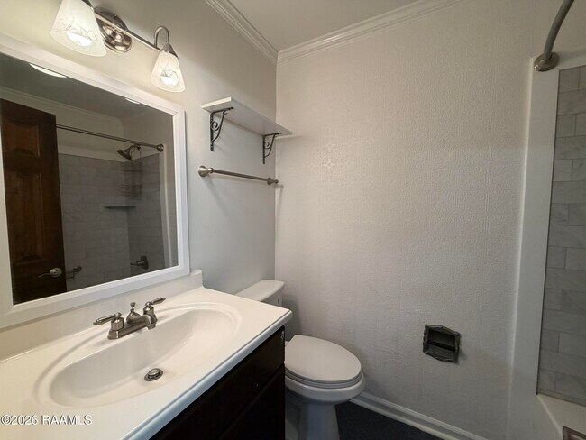 Building Photo - 204 Dublin Cir