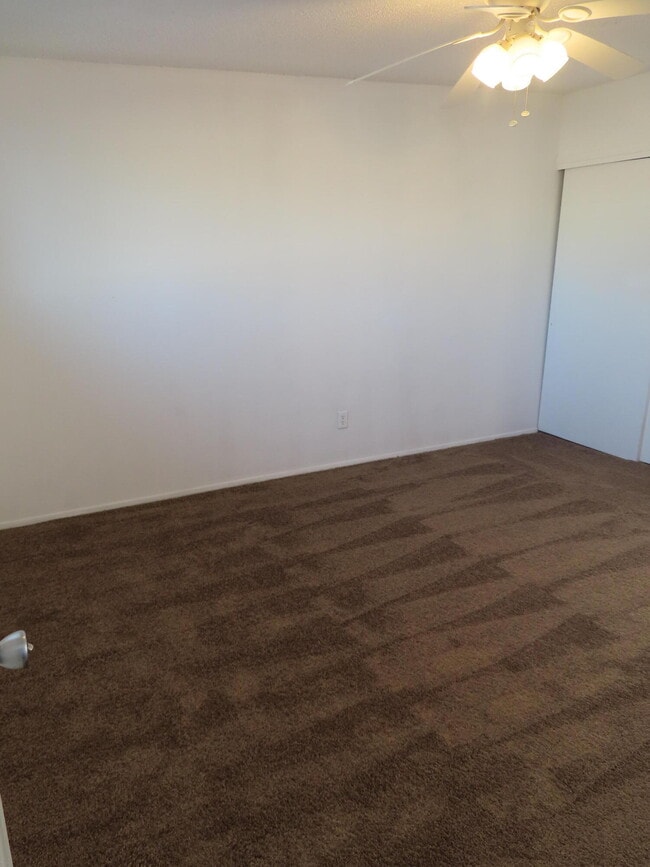 Building Photo - 10052 Kenworthy St