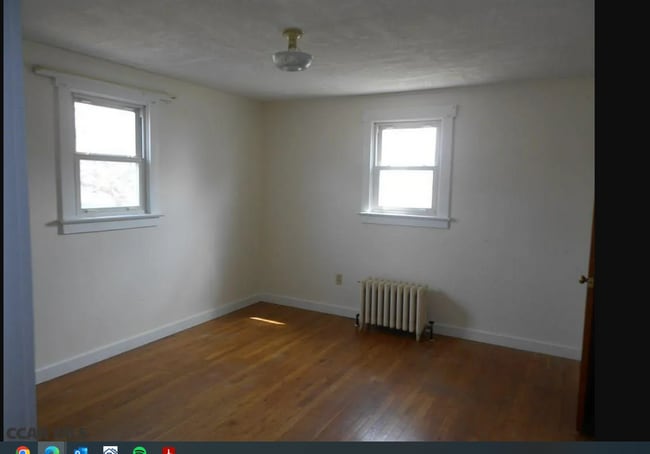 Building Photo - Great 3-Bedroom Home in Centre Hall