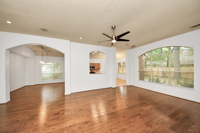 Building Photo - 42 S Lace Arbor Dr
