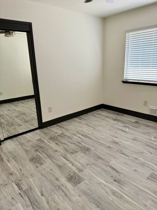 Building Photo - Beautiful remodeled home