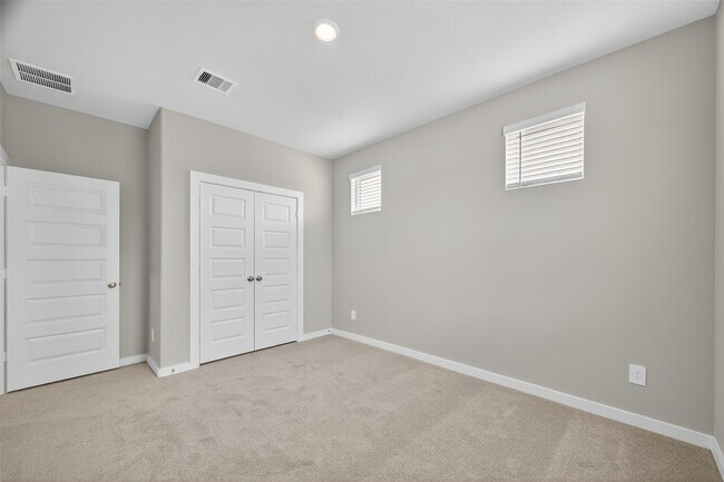 Building Photo - 4121 Fig Grv St
