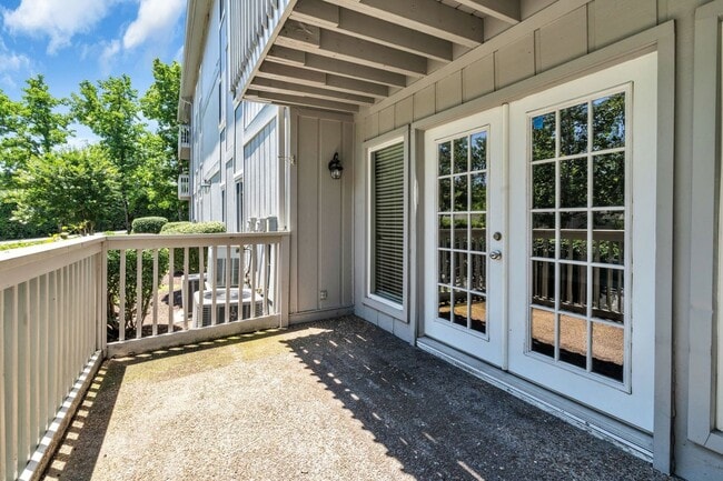 Building Photo - Bellemeade Highlands Condo