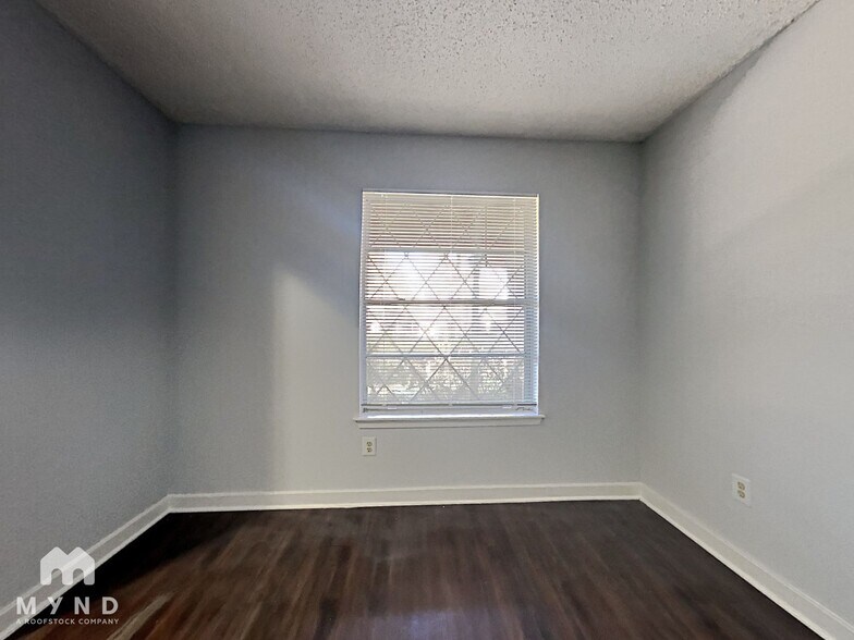 Building Photo - 8466 Gallahad St