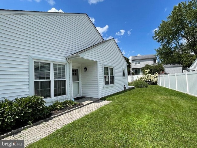 Building Photo - 272 Wood Stream Ct