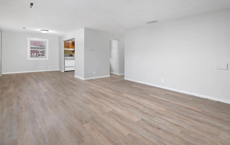Primary Photo - 600 S Missouri Ave