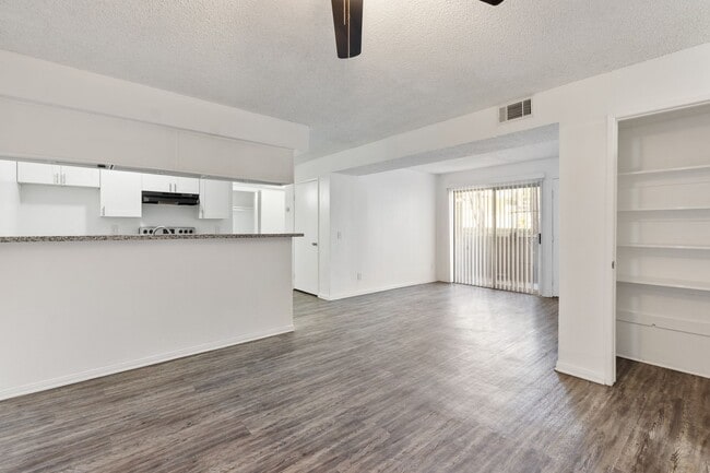 Primary Photo - Updated 2 Bedroom Apartment!