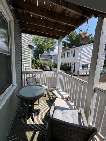 Building Photo - 22 Rice St