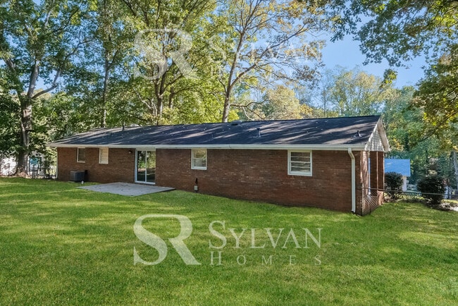 Building Photo - Coming HOME never felt so good!