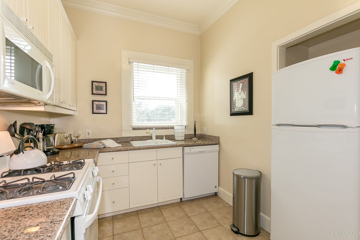 Second Kitchen View - 2765 Lombard St