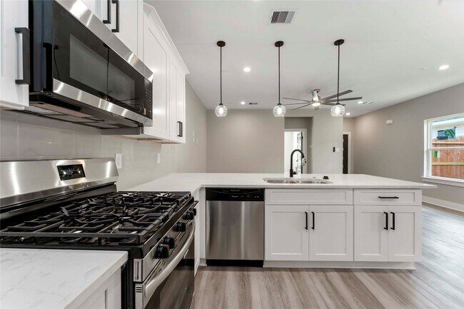 Building Photo - 9514 Ashville Dr