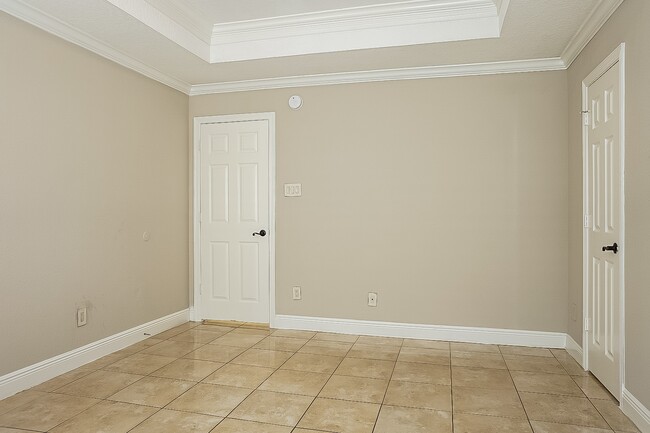 Building Photo - 1226 Dutch St