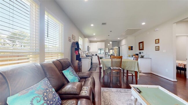 Building Photo - 1201 Northwood St