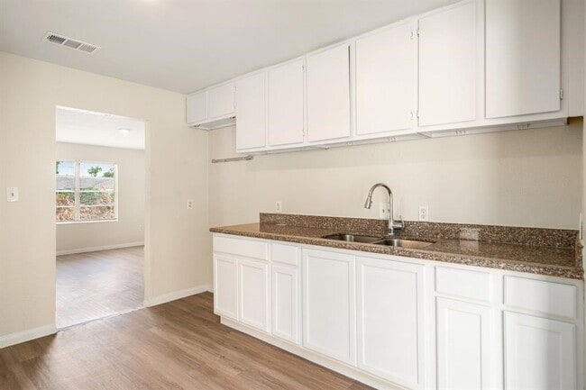 Building Photo - 4726 Angleton St