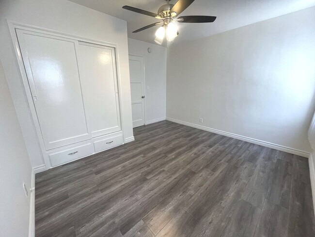 Building Photo - 3757 S Bentley Ave