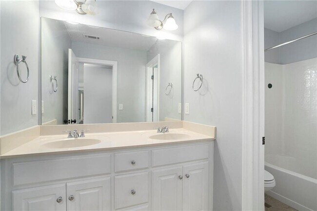 Building Photo - 320 Baymist Dr