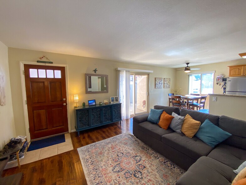 Primary Photo - 2616 Alpine Blvd