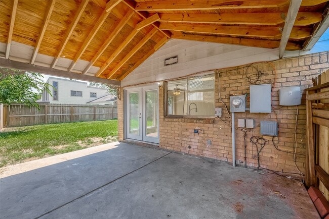Building Photo - 5023 Whispering Falls Dr