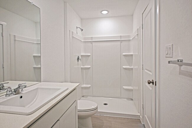 Building Photo - 1601 Tiptop Mdw