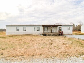 Building Photo - Nice trailer in Ardmore!