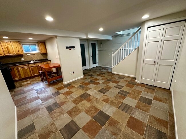 Building Photo - 4386 Woodland Ave