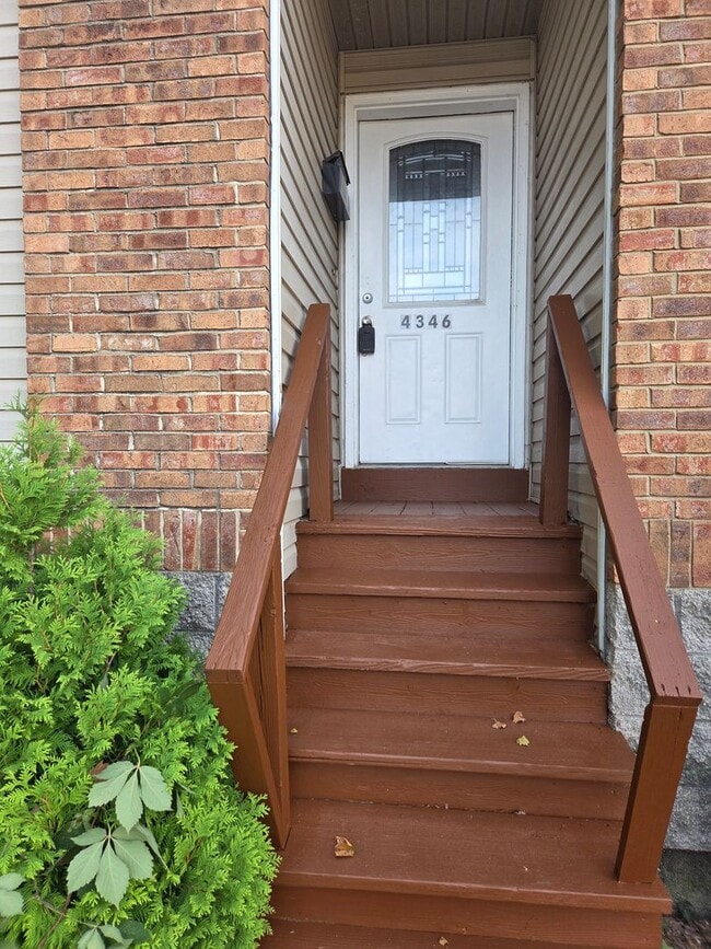 Primary Photo - 4346 Swan Ave