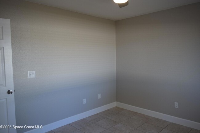 Building Photo - 1657 Norwood St NE