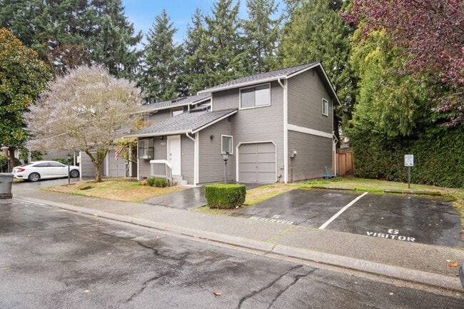 Building Photo - 2Bd/1.5Ba Kirkland Townhouse