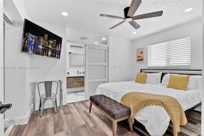 Building Photo - 7831 Hope St