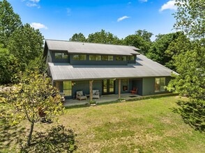 Building Photo - 800 Spur 191