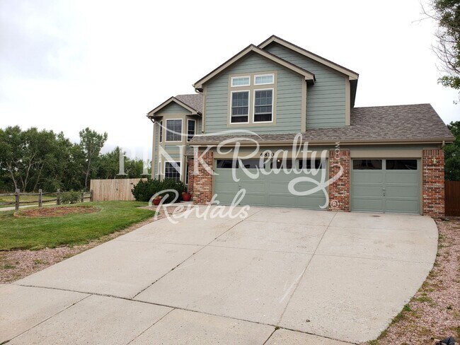 Building Photo - Gorgeous 5 Bedroom Home in D20!