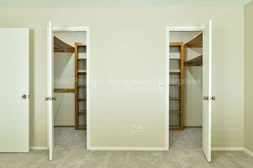 Building Photo - 7016 Stonycreek Dr